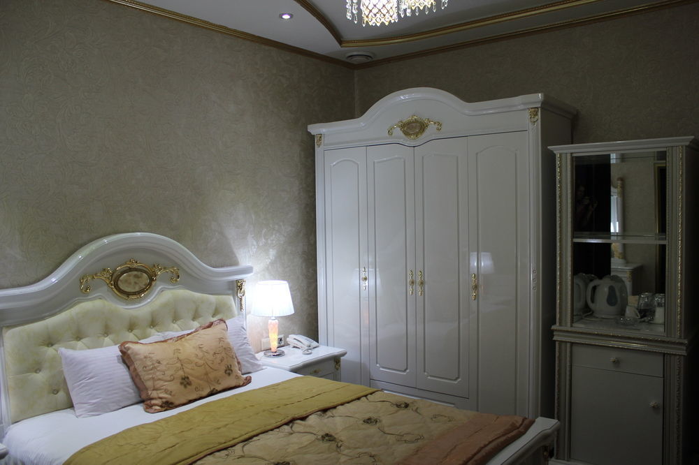 Elegant Boutique Rustaveli Hotel Tbilisi Exterior photo